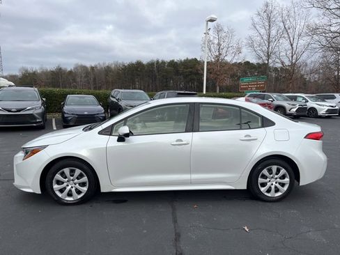 Used 2022 Toyota Corolla LE image 8