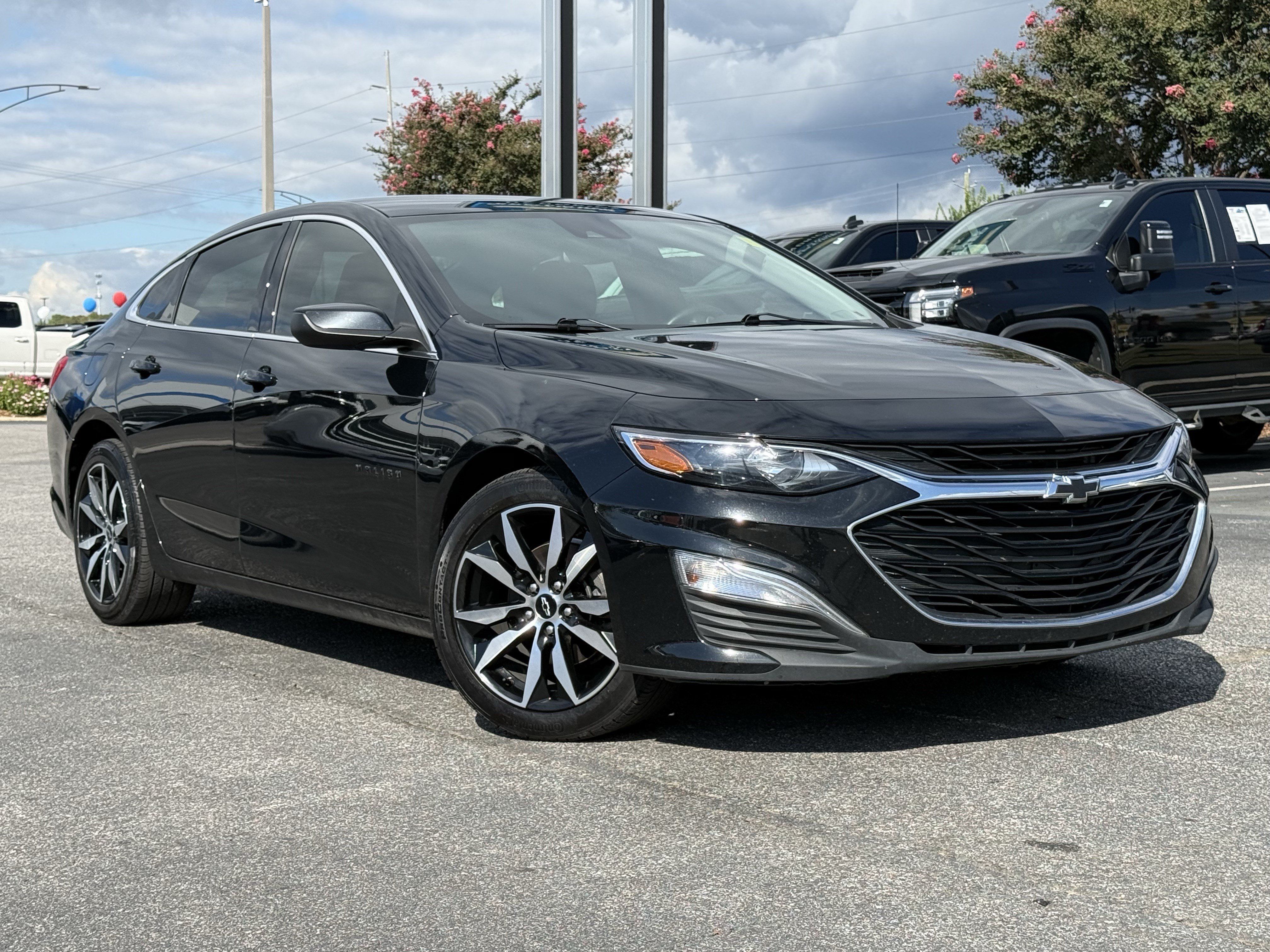 Used 2024 Chevrolet Malibu RS FWD image 2