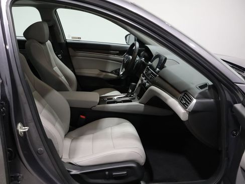 Used 2018 Honda Accord Touring image 23