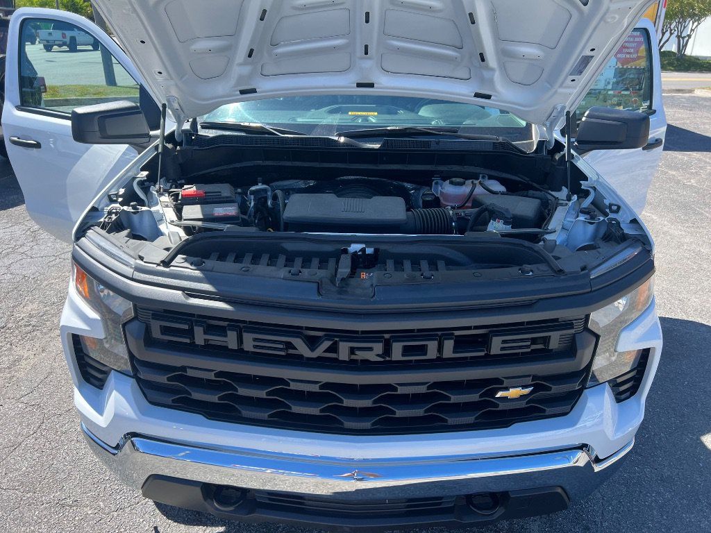 Used 2025 Chevrolet Silverado 1500 W/T RWD image 12