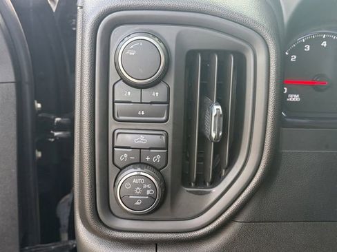 Used 2022 Chevrolet Silverado 2500 Custom w/ Custom Value Package AWD/4WD image 5