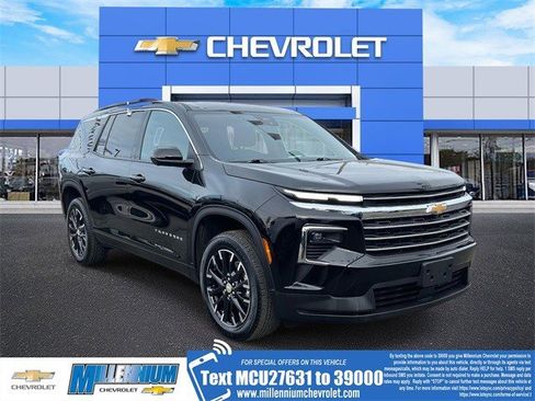 Certified 2025 Chevrolet Traverse LT w/ Sun and Wheel Package image 1