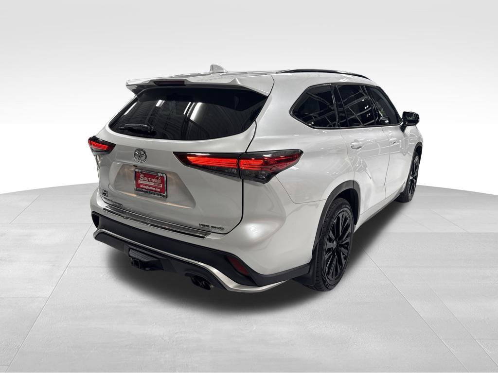 Used 2023 Toyota Highlander XSE AWD/4WD image 8
