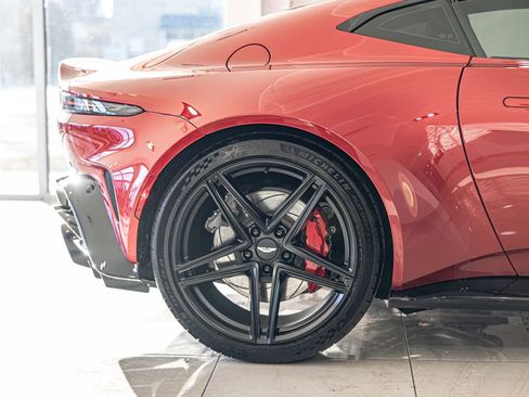 Used 2025 Aston Martin V8 Vantage Coupe image 11