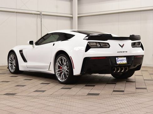 Used 2015 Chevrolet Corvette Z06 w/ 3LZ Preferred Equipment Group image 6