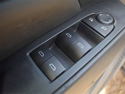 New 2026 Chevrolet Equinox EV LT image 19