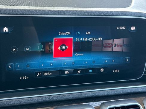 Used 2021 Mercedes-Benz GLE 350 4MATIC image 22