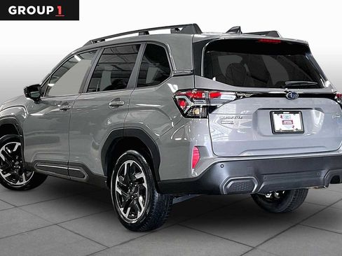 Used 2025 Subaru Forester Limited image 11
