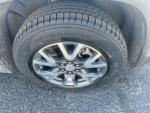 Used 2023 GMC Acadia SLT image 20