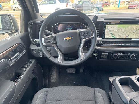 Certified 2026 Chevrolet Silverado 1500 LT image 2