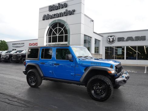 Used 2024 Jeep Wrangler Unlimited AWD/4WD image 1