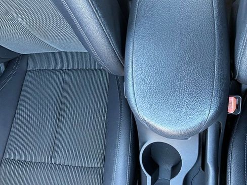 Used 2016 Hyundai Veloster w/ Option Group 02 image 35