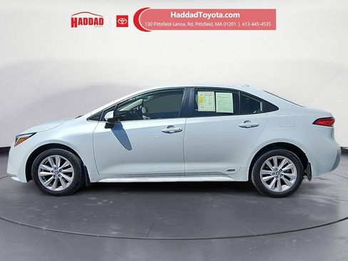 Used 2024 Toyota Corolla LE w/ LE Convenience Package AWD/4WD image 2