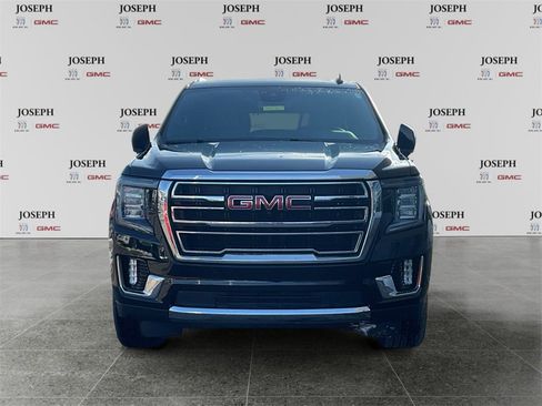 Used 2023 GMC Yukon XL SLT w/ SLT Premium Package image 2