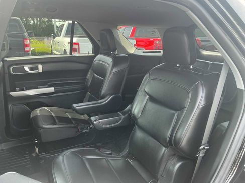 Used 2022 Ford Explorer XLT w/ Equipment Group 202A AWD/4WD image 24