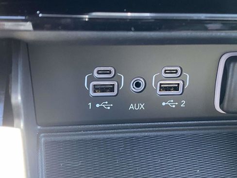 New 2025 Jeep Grand Cherokee Altitude image 4