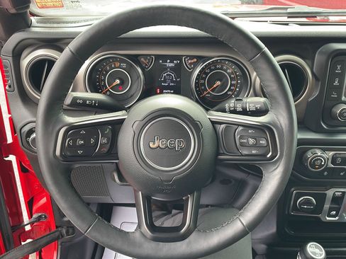 Used 2019 Jeep Wrangler Sport AWD/4WD image 14
