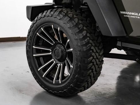 Used 2016 Jeep Wrangler Unlimited Rubicon w/ Connectivity Group image 44