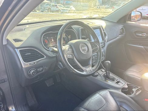 Used 2019 Jeep Cherokee Limited image 12