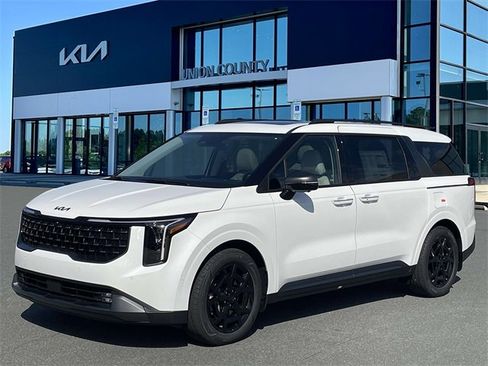 New 2026 Kia Carnival SX w/ SX Dark Edition Package image 3