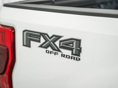 Certified 2022 Ford F250 Lariat w/ Black Appearance Package image 25