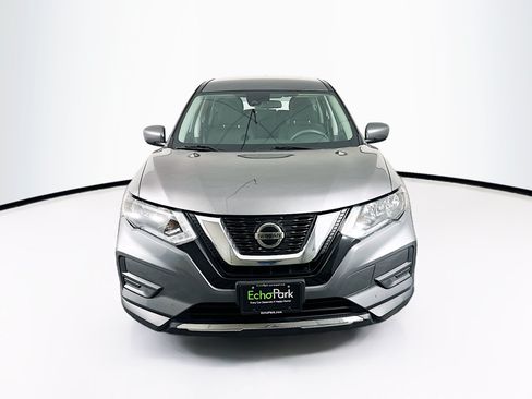 Used 2019 Nissan Rogue S FWD image 2