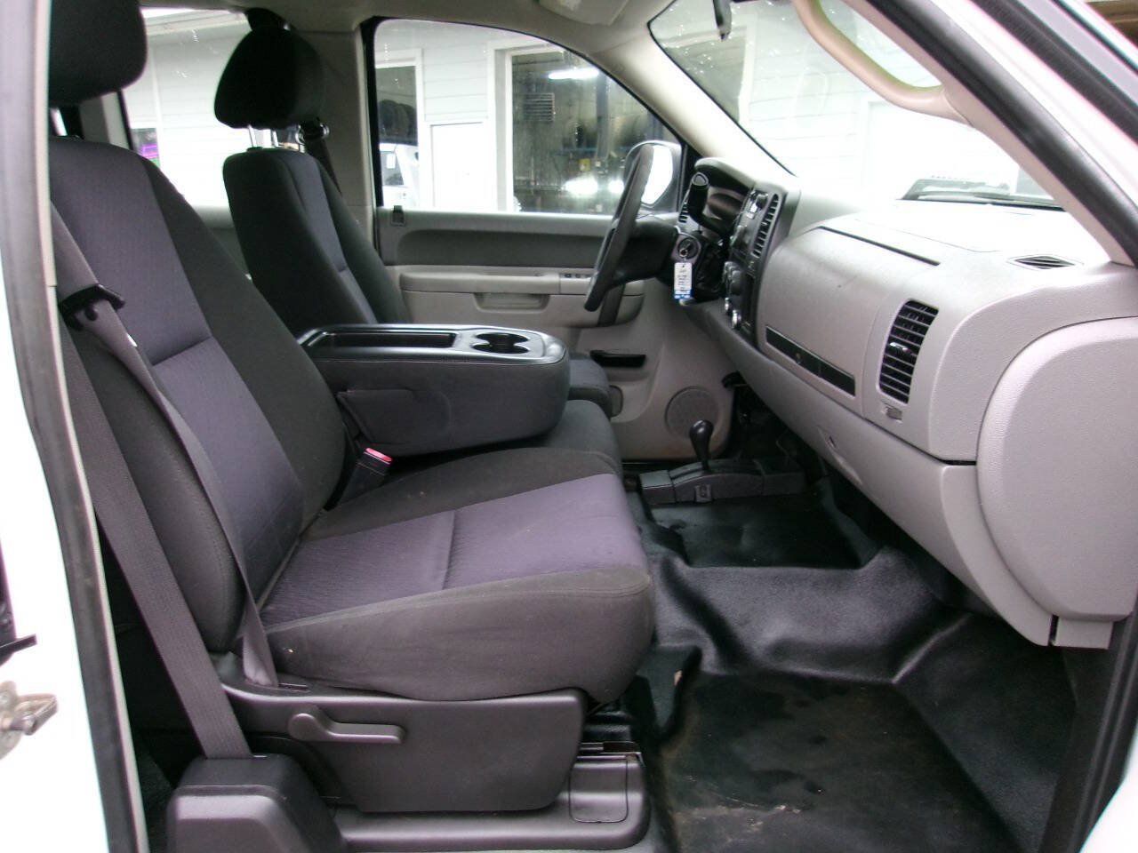 Used 2011 Chevrolet Silverado 2500 W/T AWD/4WD image 11