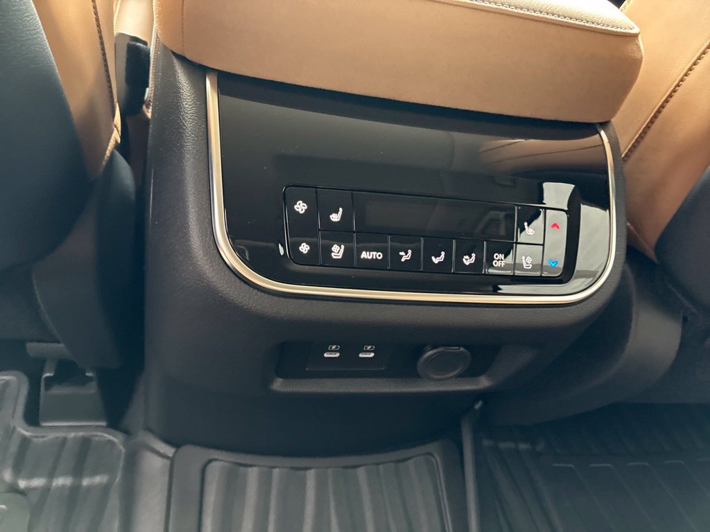 New 2027 INFINITI QX80 Luxe w/ Cargo Package RWD image 12