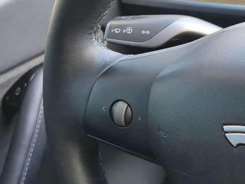 Used 2020 Tesla Model Y Long Range image 29