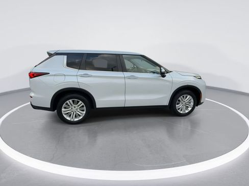 Used 2022 Mitsubishi Outlander ES AWD/4WD image 8
