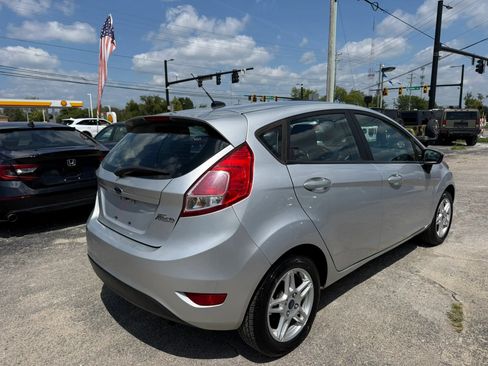 Used 2018 Ford Fiesta SE FWD image 6