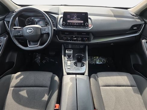 Used 2025 Nissan Rogue SV FWD image 9