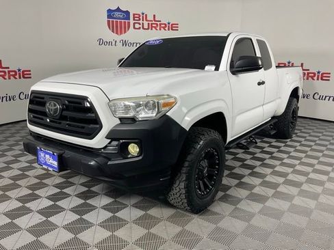 Used 2018 Toyota Tacoma SR image 7