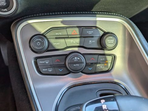 Used 2022 Dodge Challenger GT RWD image 9
