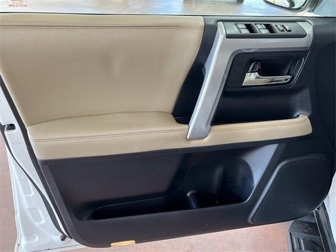 Used 2014 Toyota 4Runner SR5 image 24