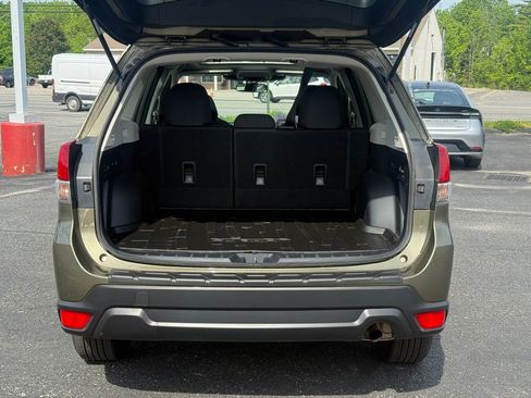 Used 2023 Subaru Forester Premium AWD/4WD image 5