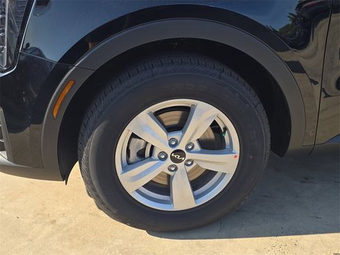 New 2026 Kia Sorento LX image 34