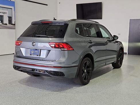 Certified 2023 Volkswagen Tiguan SE R-Line FWD image 8