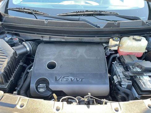 Used 2018 Chevrolet Traverse LT w/ LPO, Black Accent Package FWD image 32