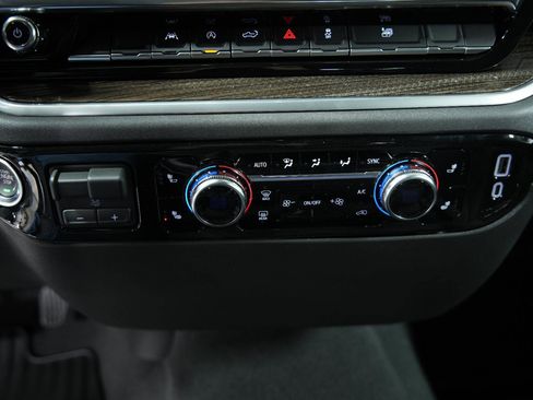 New 2026 GMC Sierra 1500 Elevation image 36