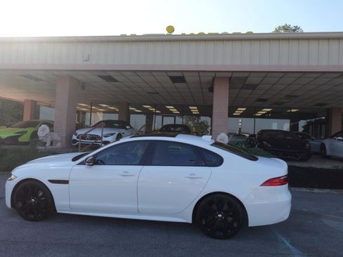 Used 2024 Jaguar XF R-Dynamic SE AWD/4WD image 4