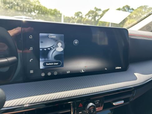 New 2026 Nissan Kicks SR FWD image 32