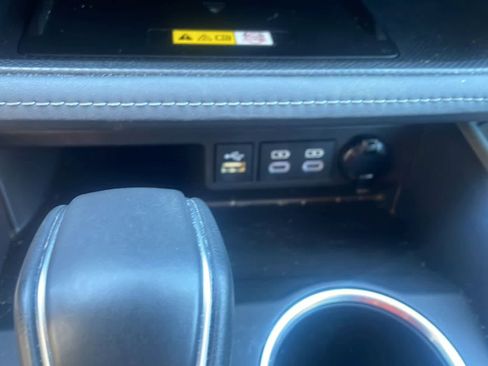 Used 2023 Toyota Highlander XLE image 17