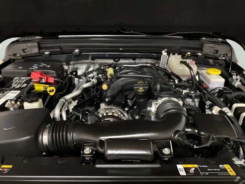 Used 2024 Jeep Wrangler Unlimited Sport AWD/4WD image 9