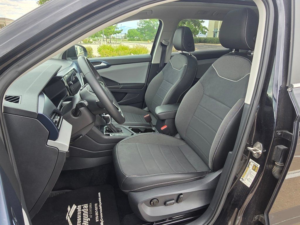Used 2023 Volkswagen Taos SE w/ Panoramic Sunroof Package FWD image 14
