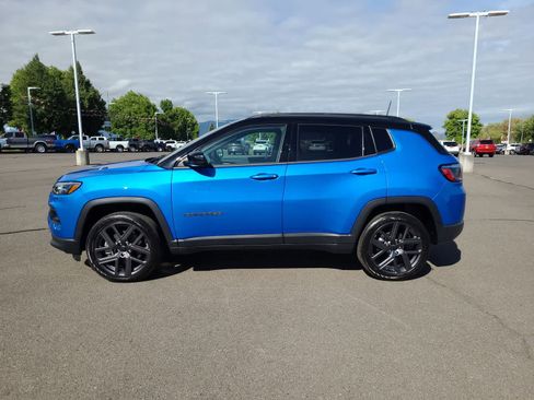 New 2025 Jeep Compass Limited w/ Sun & Sound Group image 11