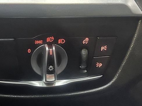 Used 2023 BMW X4 xDrive30i w/ Parking Assistance Package image 13