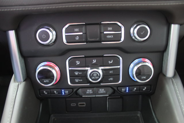 Used 2024 GMC Yukon SLT w/ SLT Luxury Package AWD/4WD image 33