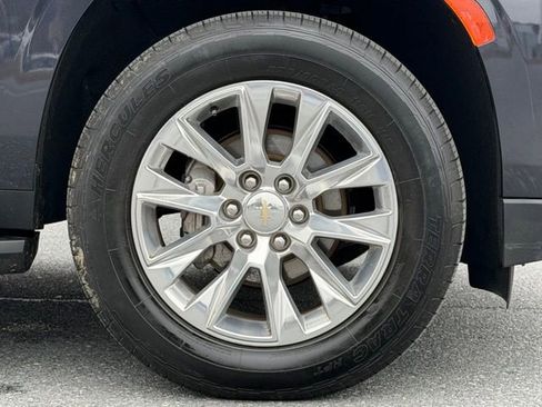 Certified 2023 Chevrolet Suburban Premier AWD/4WD image 19