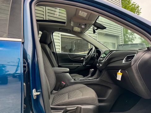 Used 2019 Chevrolet Equinox LT w/ Sun & Navigation Package AWD/4WD image 11